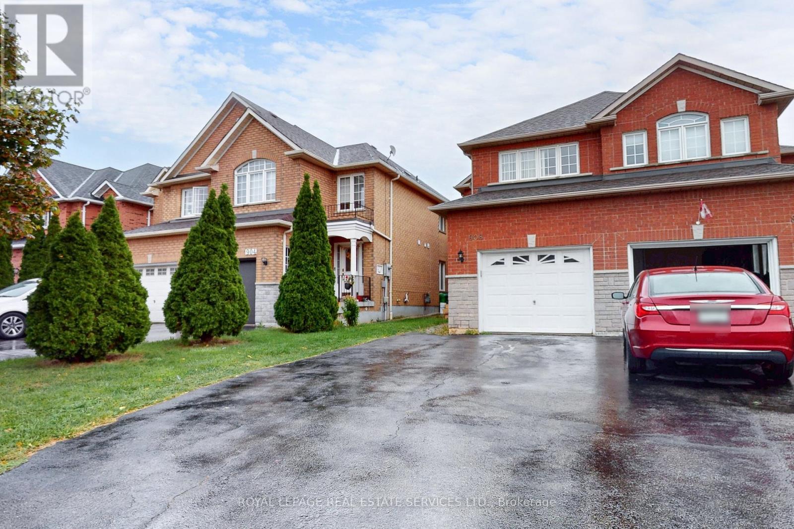 908 Stonebridge Avenue, Mississauga, Ontario  L5V 2L5 - Photo 3 - W12518510