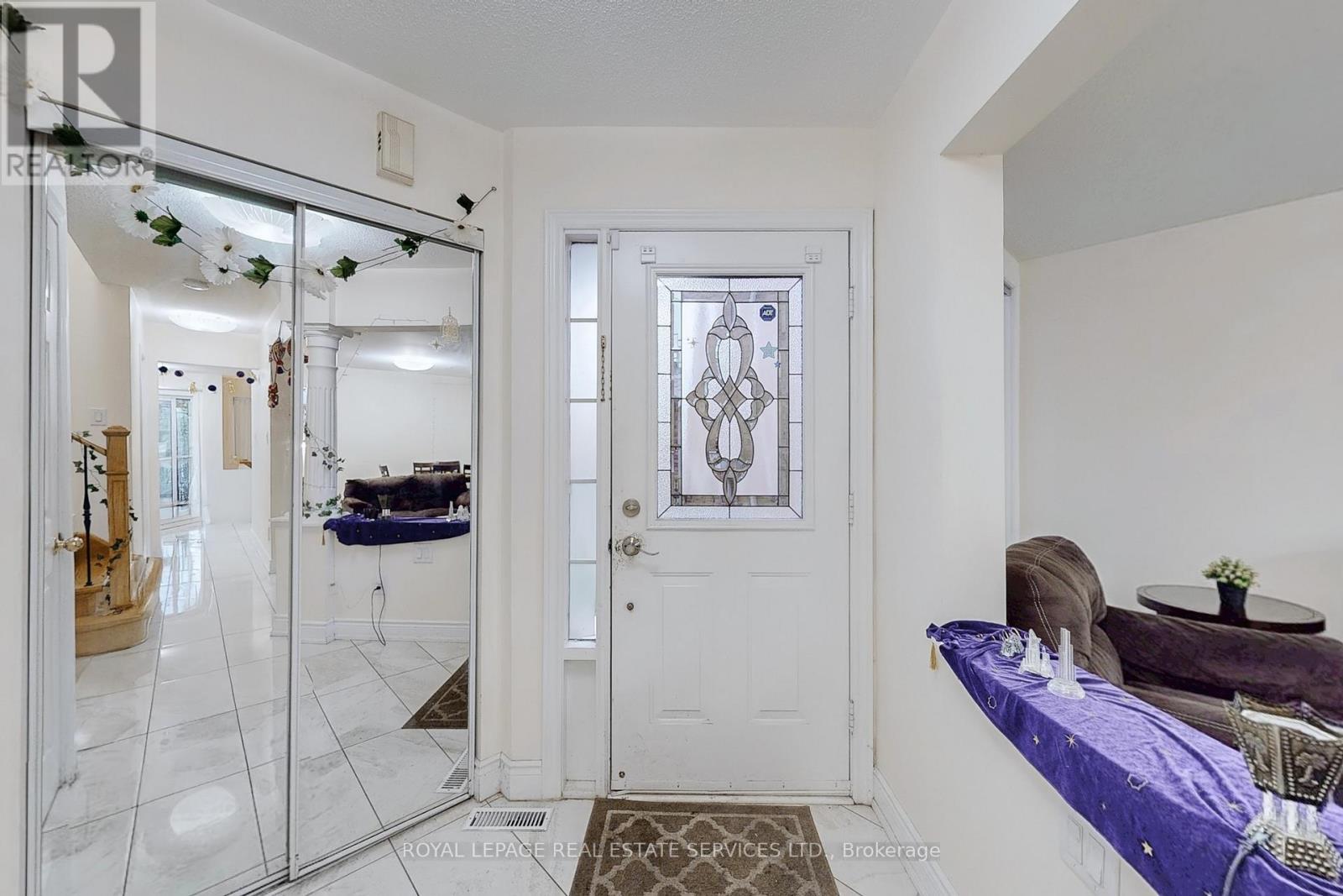 908 Stonebridge Avenue, Mississauga, Ontario  L5V 2L5 - Photo 16 - W12518510