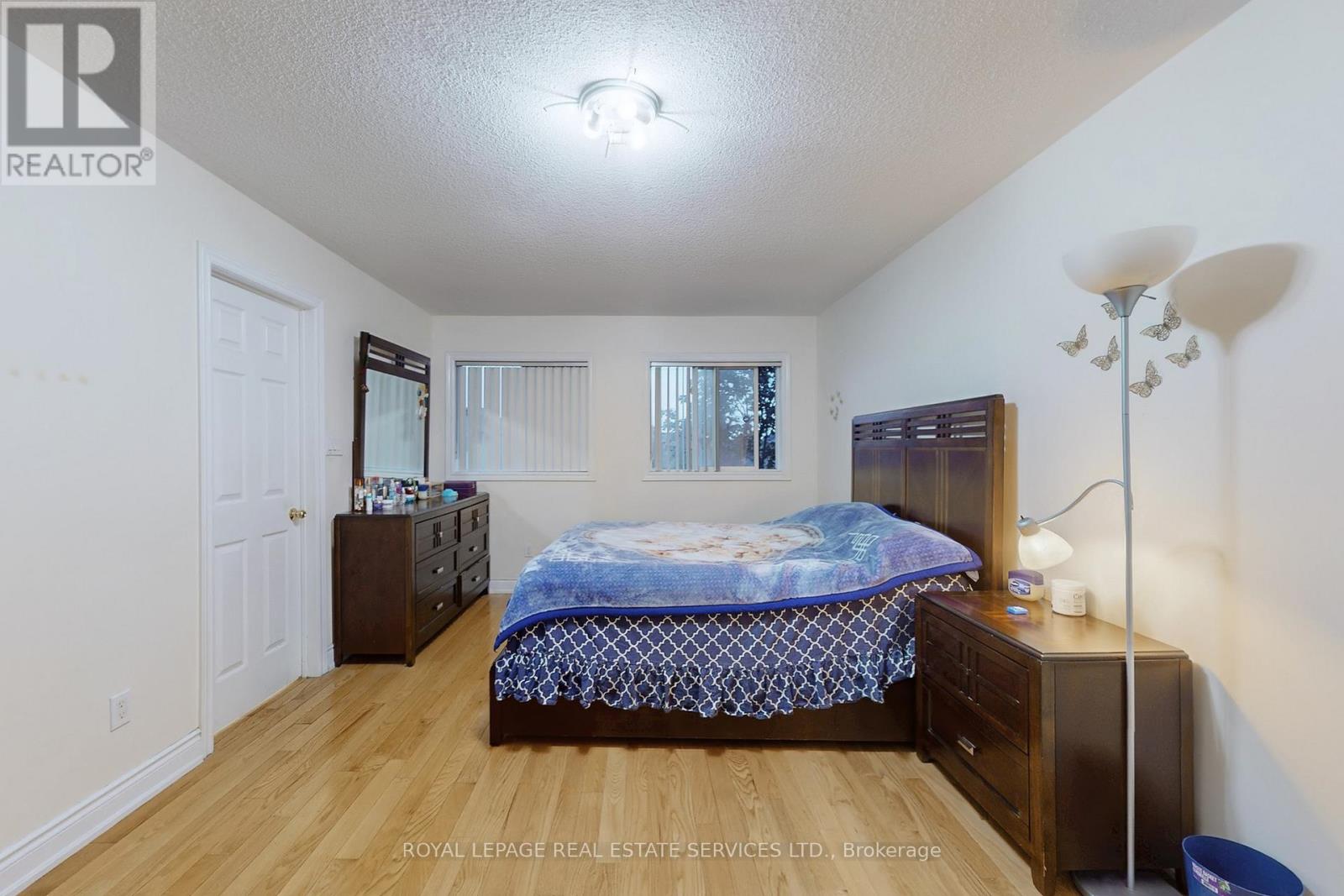 908 Stonebridge Avenue, Mississauga, Ontario  L5V 2L5 - Photo 19 - W12518510