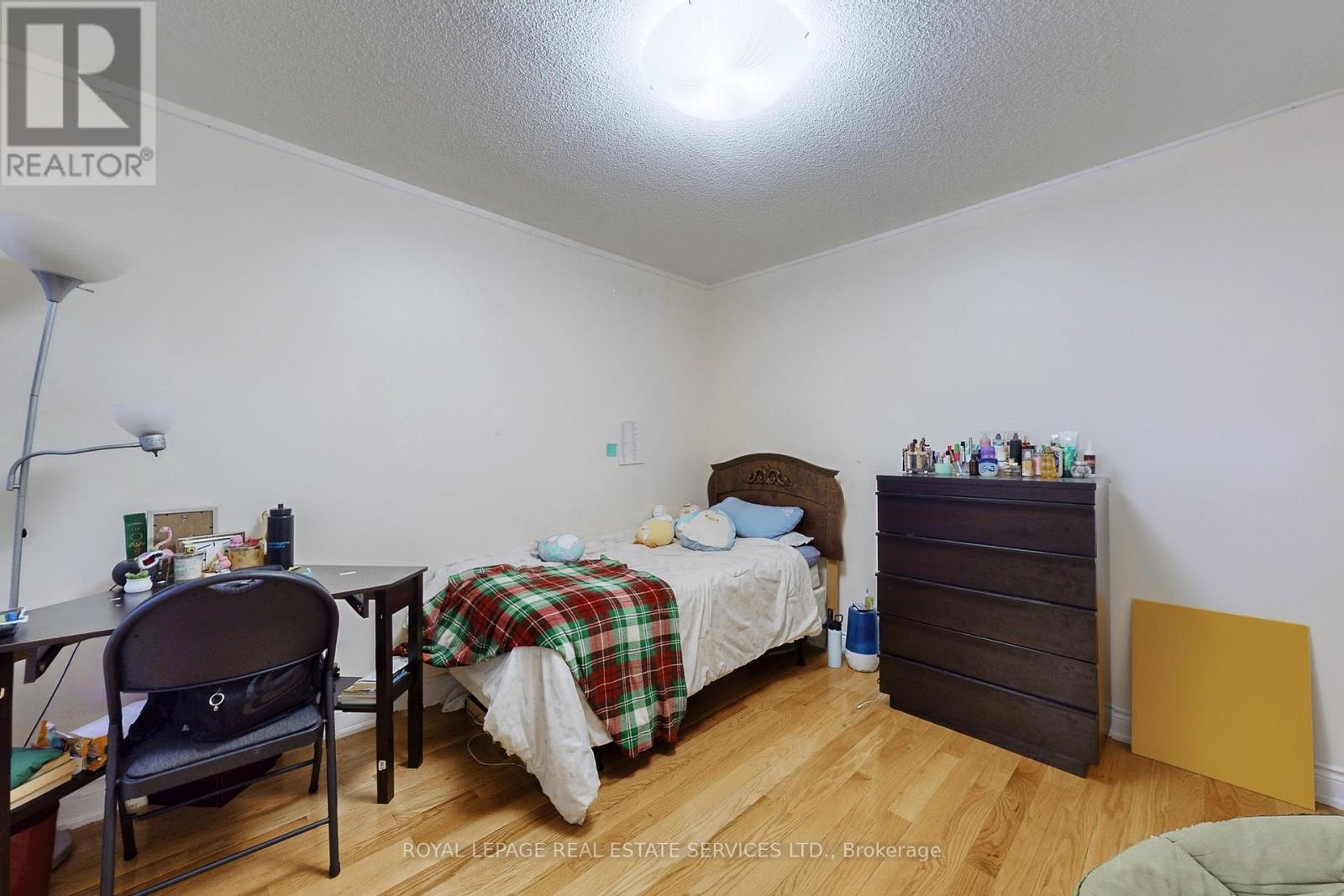 908 Stonebridge Avenue, Mississauga, Ontario  L5V 2L5 - Photo 26 - W12518510