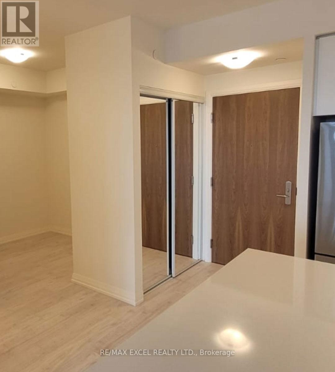 511 - 27 Korda Gate, Vaughan, Ontario  L4K 0P6 - Photo 5 - N12504634