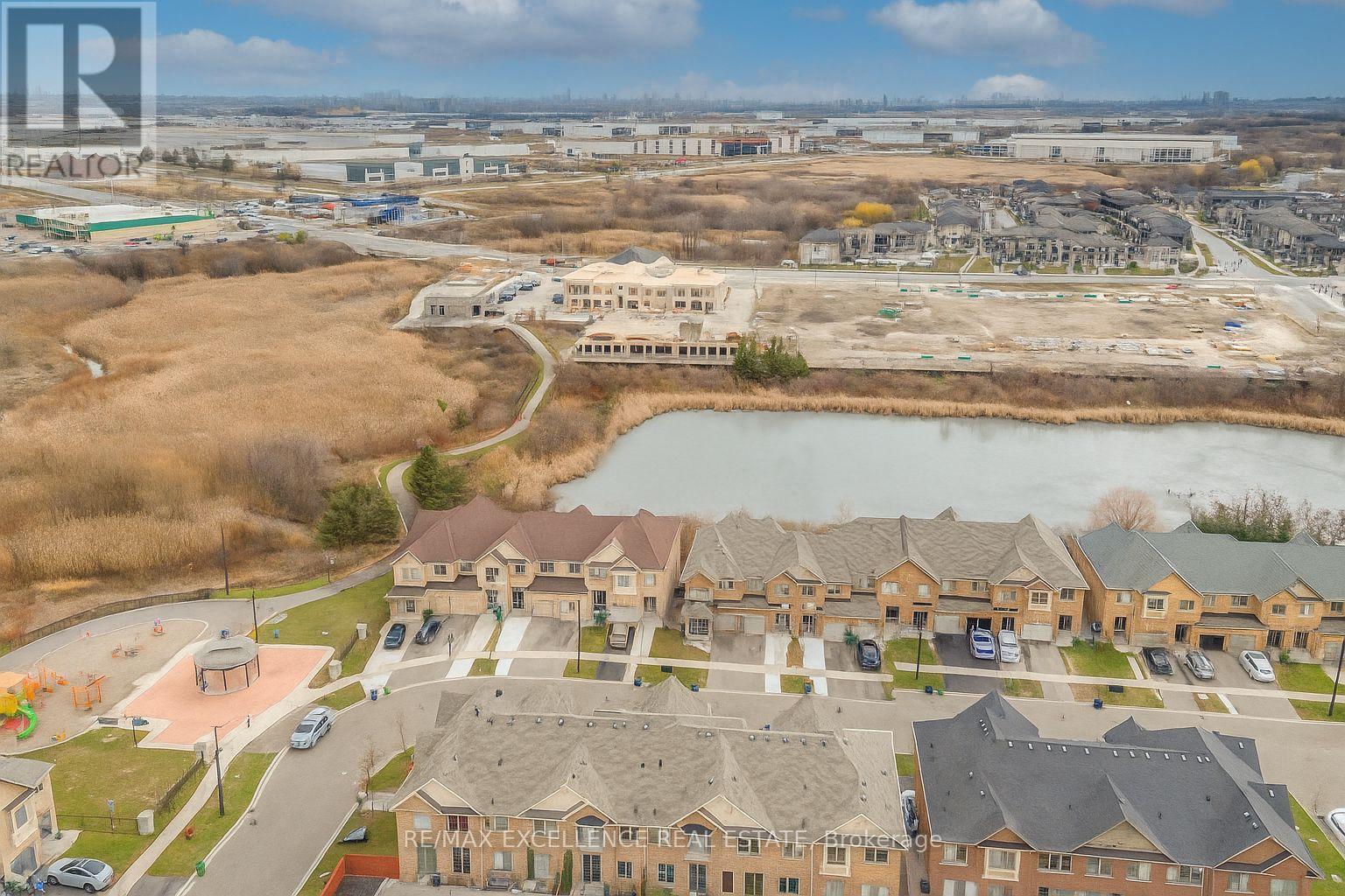 38 DAVENFIELD CIRCLE, Brampton, Ontario