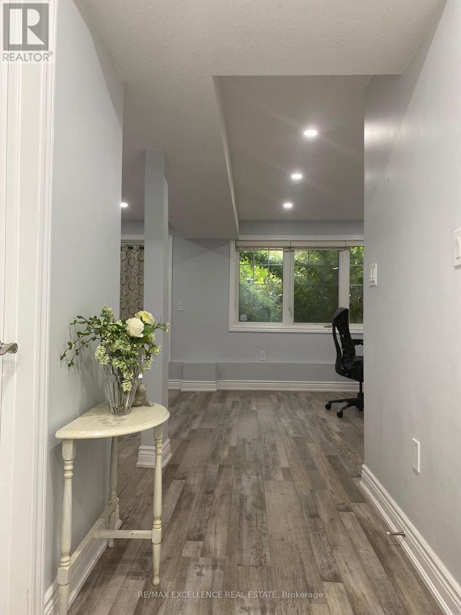 38 Davenfield Circle, Brampton, Ontario L6P 4M2 - Photo 19 - W12486416