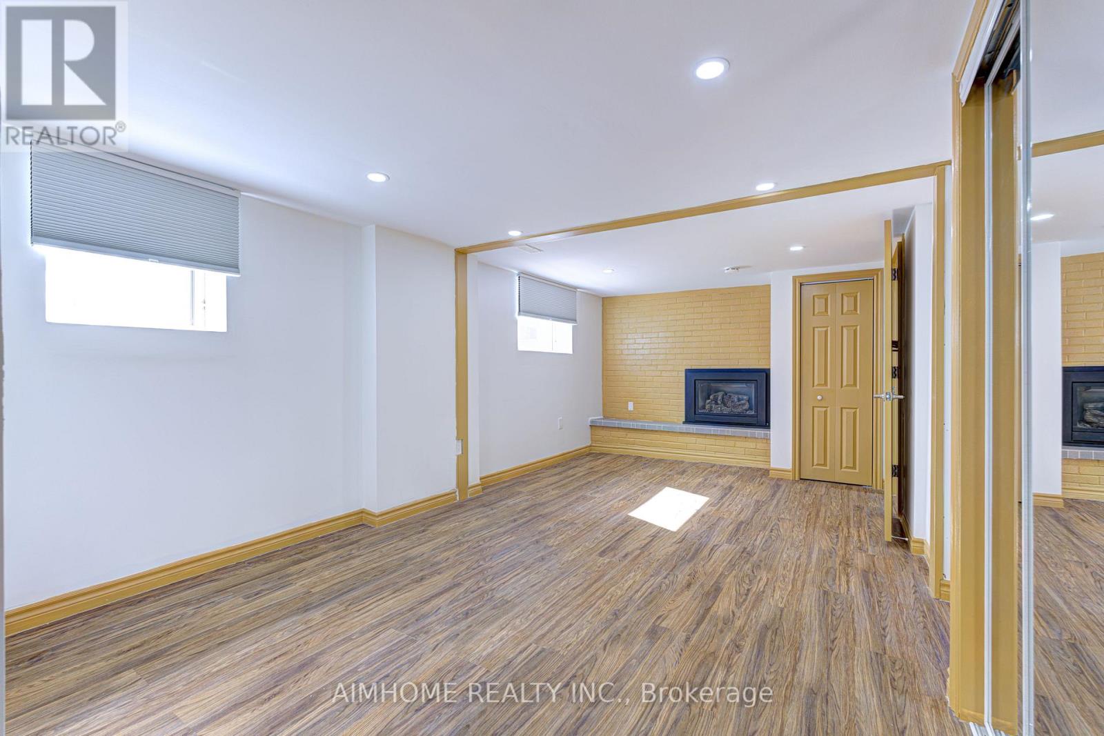 97 Edgecroft Road, Toronto, Ontario  M8Z 2C2 - Photo 30 - W12506064