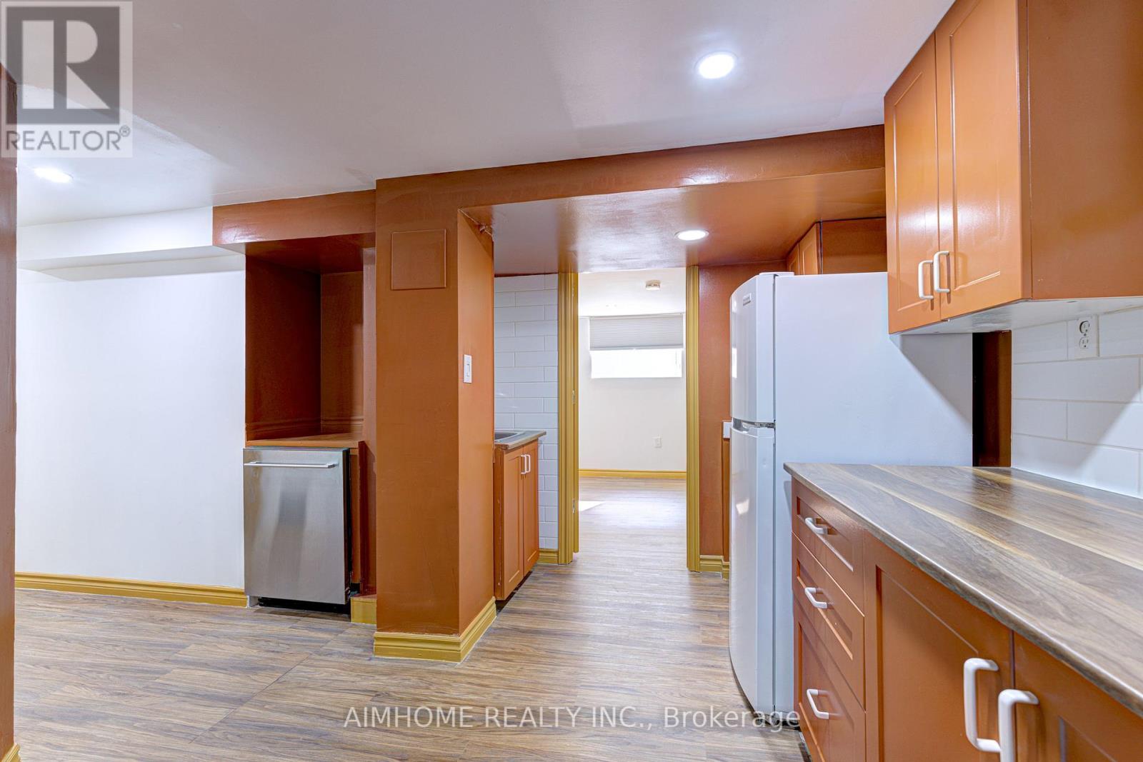 97 Edgecroft Road, Toronto, Ontario  M8Z 2C2 - Photo 28 - W12506064