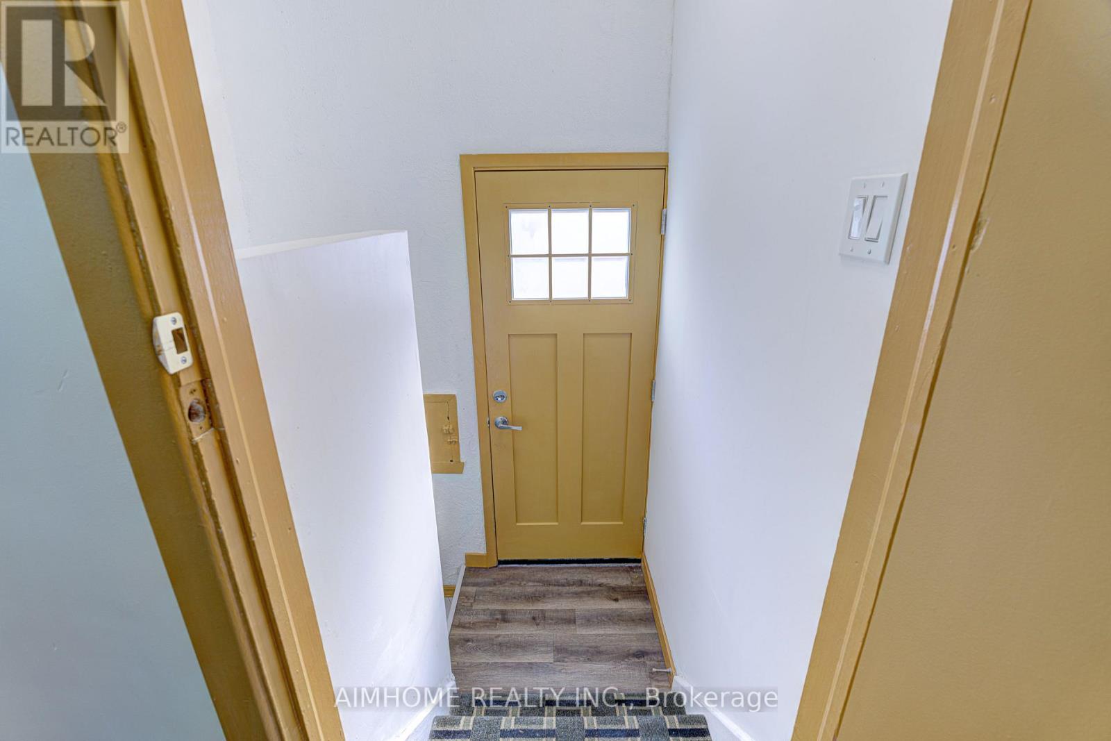 97 Edgecroft Road, Toronto, Ontario  M8Z 2C2 - Photo 34 - W12506064