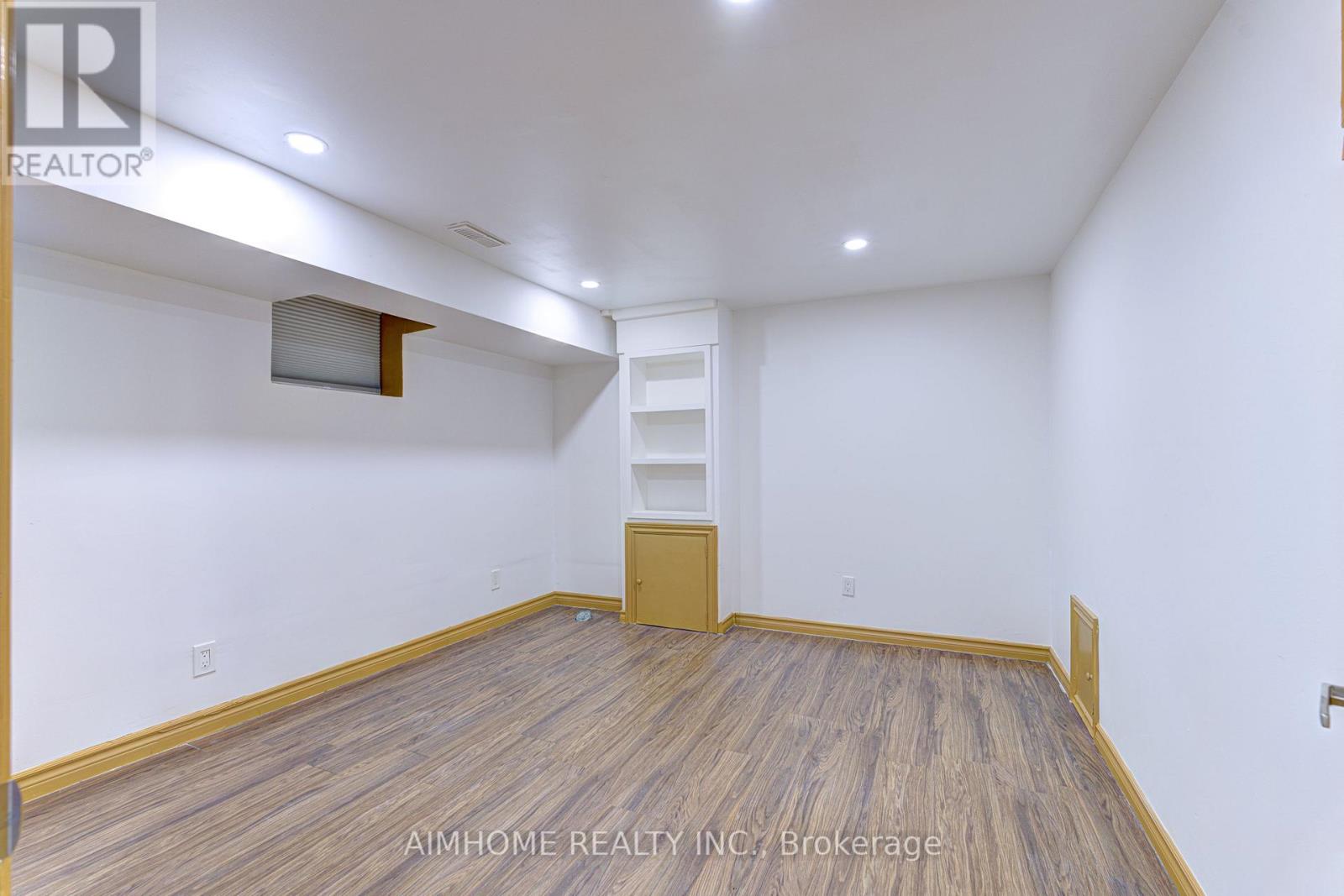 97 Edgecroft Road, Toronto, Ontario  M8Z 2C2 - Photo 37 - W12506064