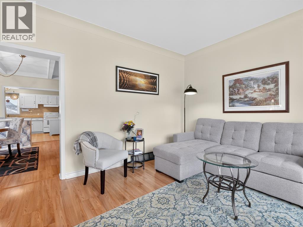 559 Oak Street, Windsor, Ontario N9A 5E7 - Photo 8 - 25028261