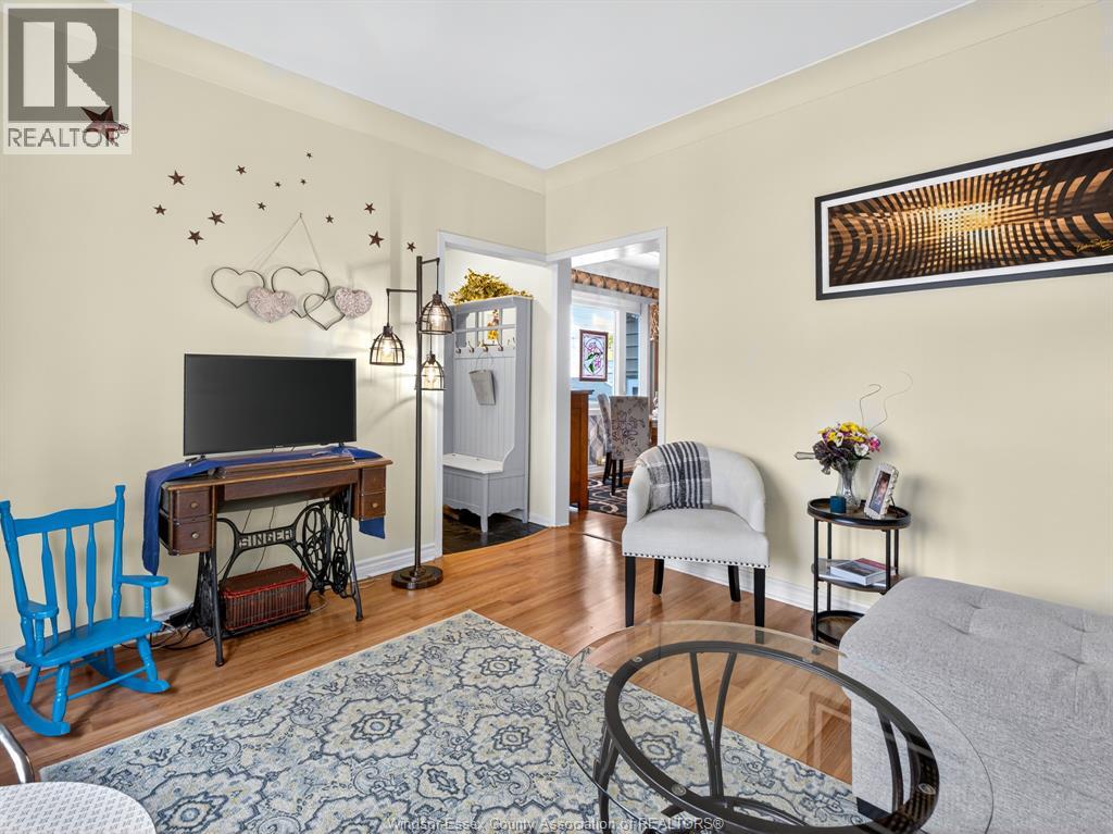 559 Oak Street, Windsor, Ontario N9A 5E7 - Photo 7 - 25028261