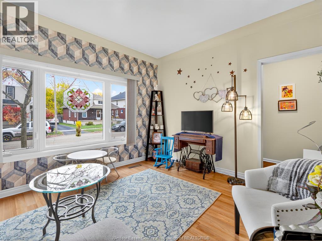 559 Oak Street, Windsor, Ontario N9A 5E7 - Photo 5 - 25028261