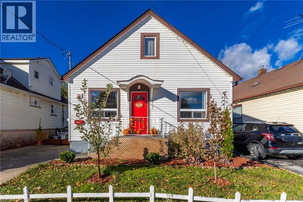 25 Augusta Avenue, St. Catharines, Ontario  L2M 5R3 - Photo 3 - 40785469