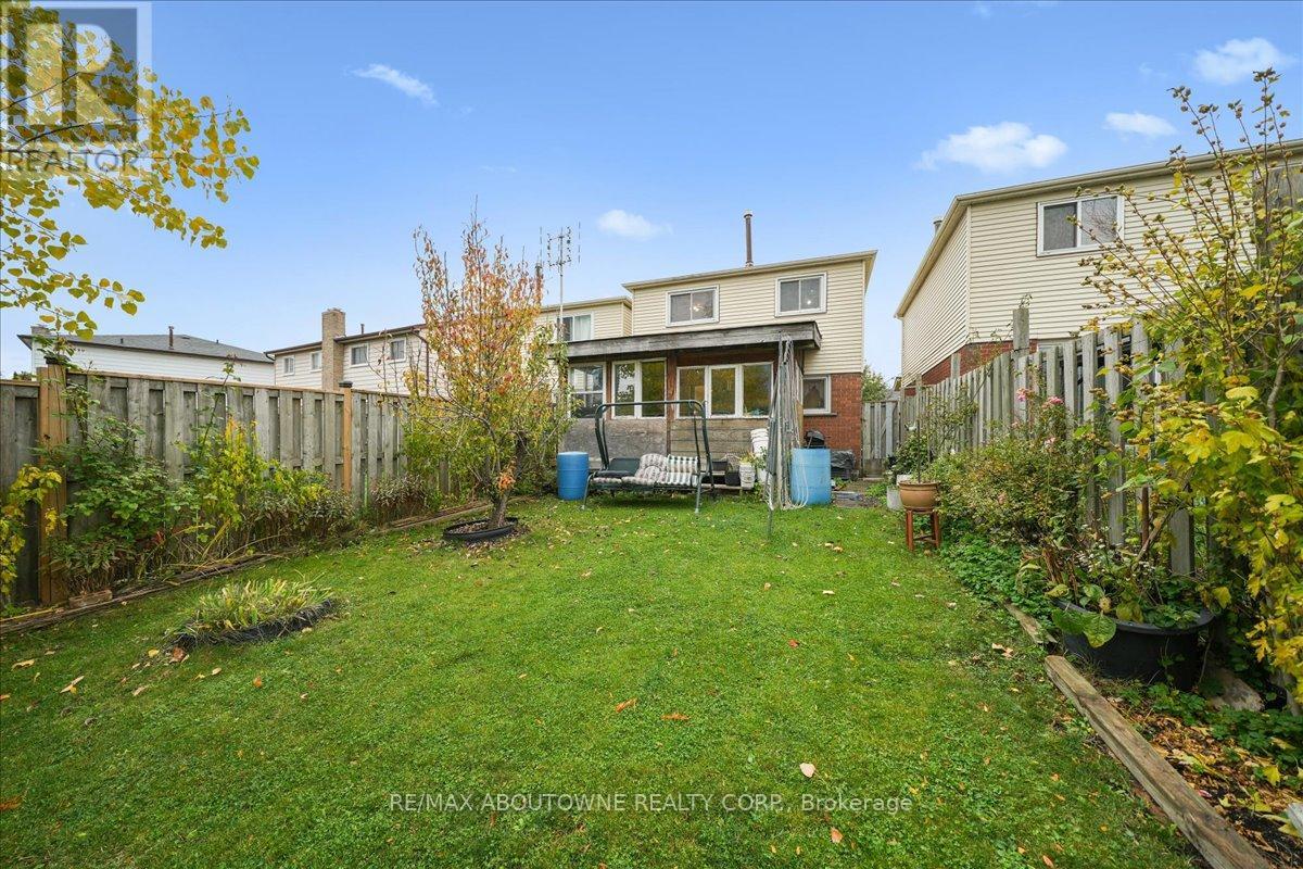 676 Galloway Crescent, Mississauga, Ontario  L5C 3W1 - Photo 31 - W12507450