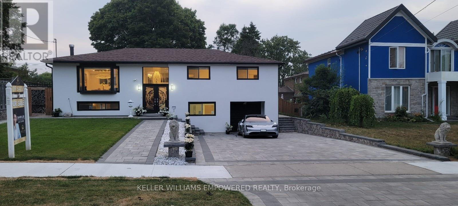 112 Kingslake Road, Toronto, Ontario  M2J 3E8 - Photo 1 - C12518700