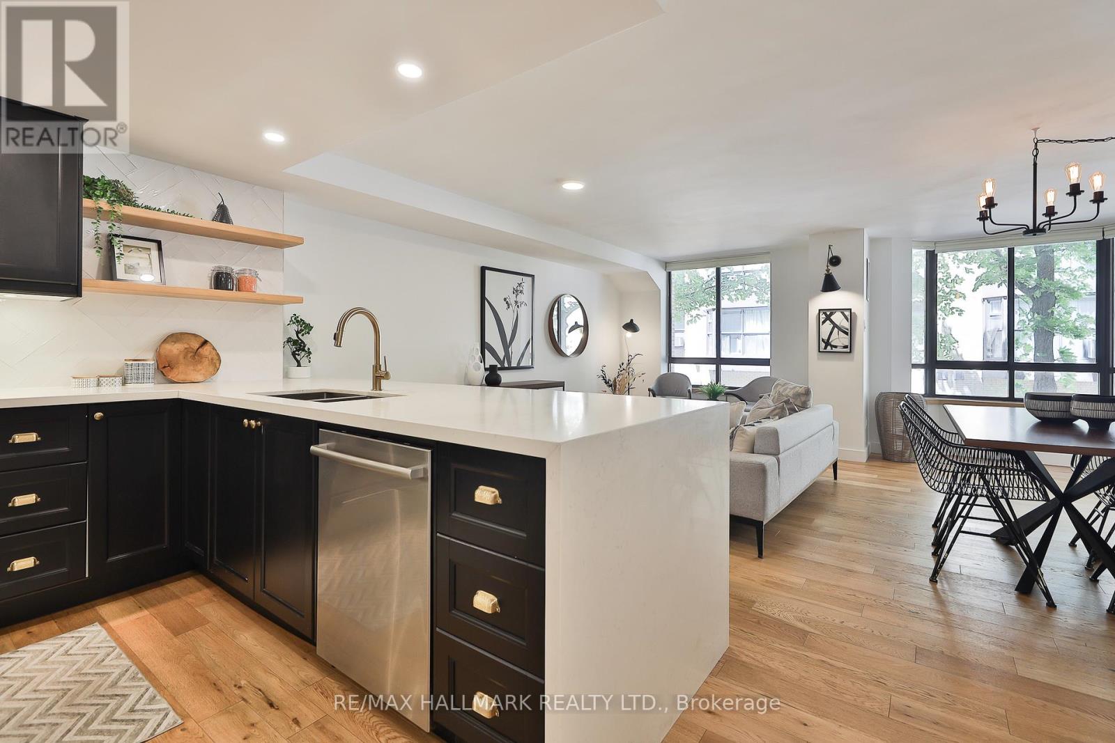 206 - 211 St Patrick Street, Toronto, Ontario  M5T 2Y9 - Photo 2 - C12518738