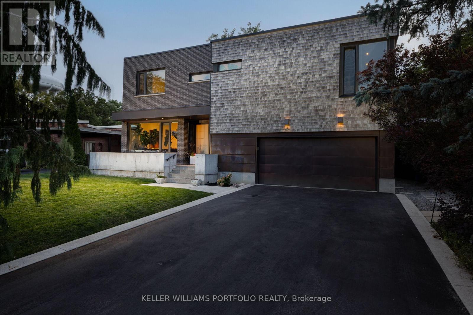 42 Talwood Drive, Toronto, Ontario  M3B 2P5 - Photo 2 - C12518748