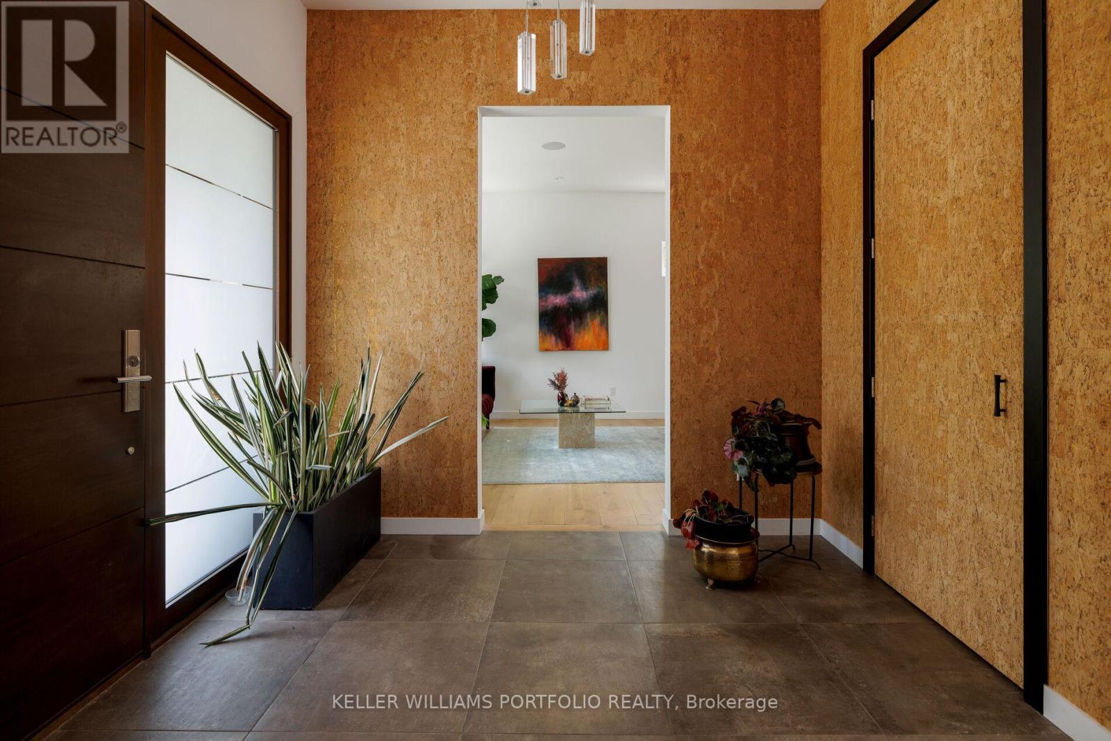 42 Talwood Drive, Toronto, Ontario  M3B 2P5 - Photo 3 - C12518748