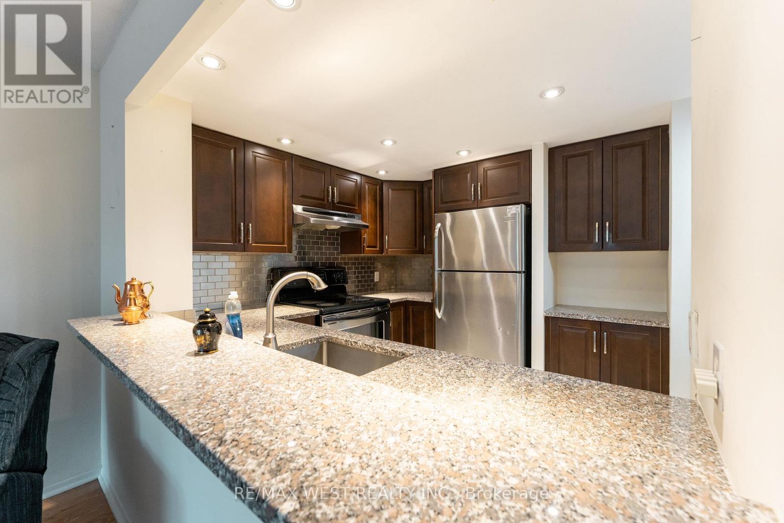 205 - 725 King Street W, Toronto, Ontario  M5V 2W9 - Photo 19 - C12518776