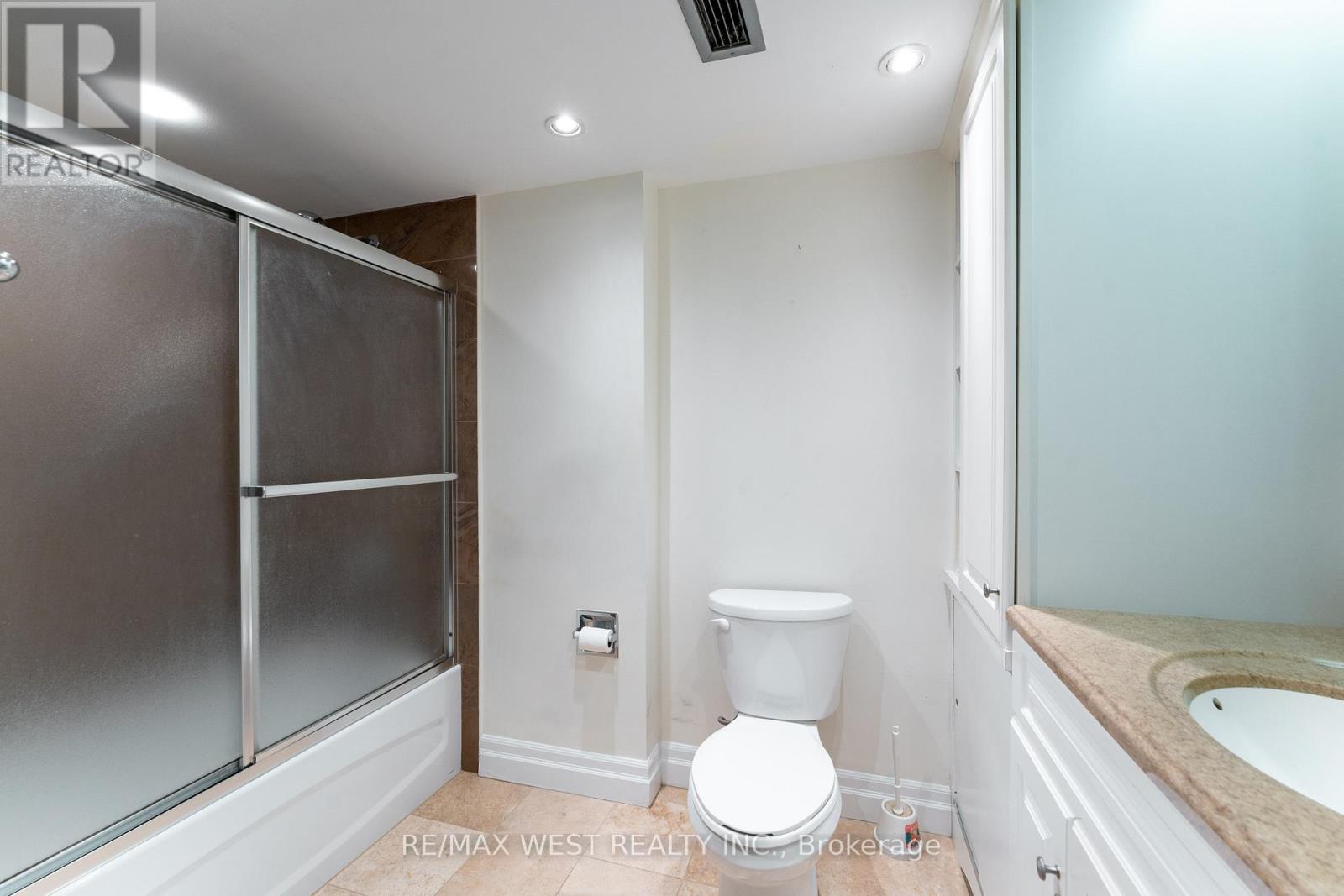 205 - 725 King Street W, Toronto, Ontario  M5V 2W9 - Photo 8 - C12518776