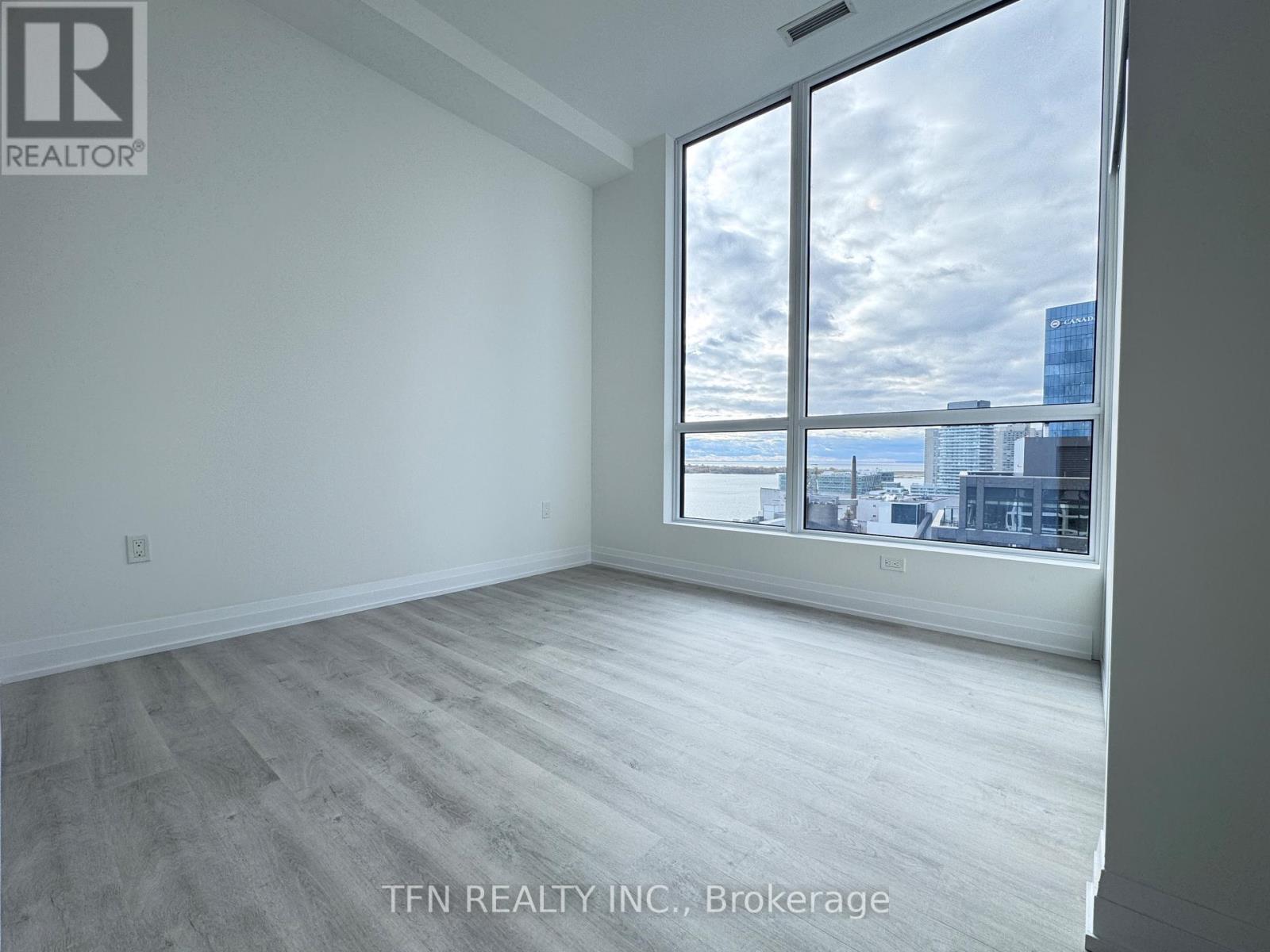 2014 - 15 Richardson Street, Toronto, Ontario  M5A 0Y5 - Photo 8 - C12518784