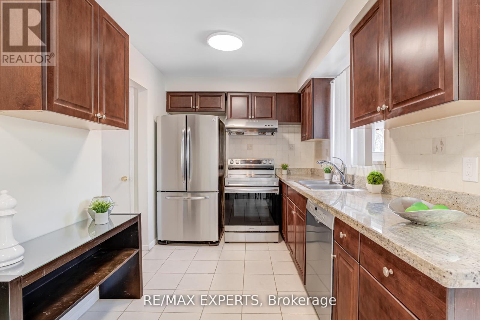 23 Thimble Berry Way, Toronto, Ontario M2H 3K6 - Photo 12 - C12518786