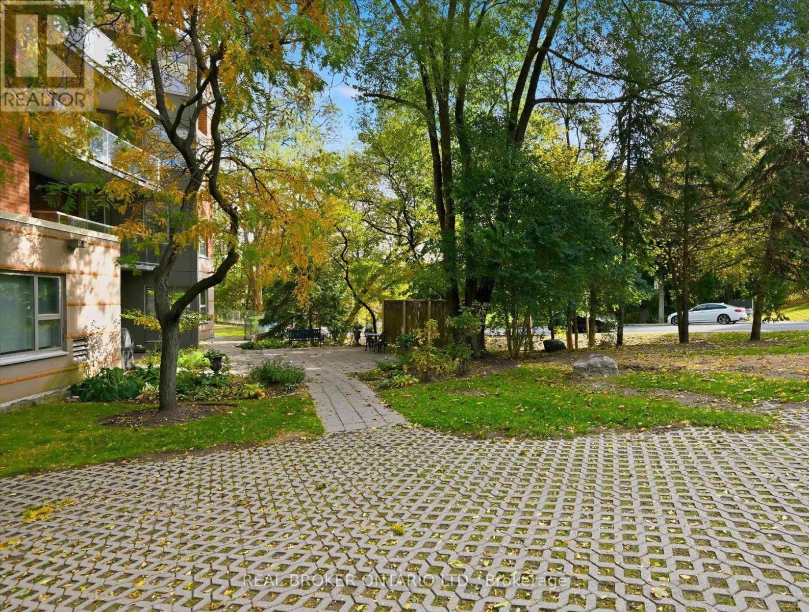 207 - 77 Governors Road, Hamilton, Ontario  L9H 7N8 - Photo 46 - X12494192