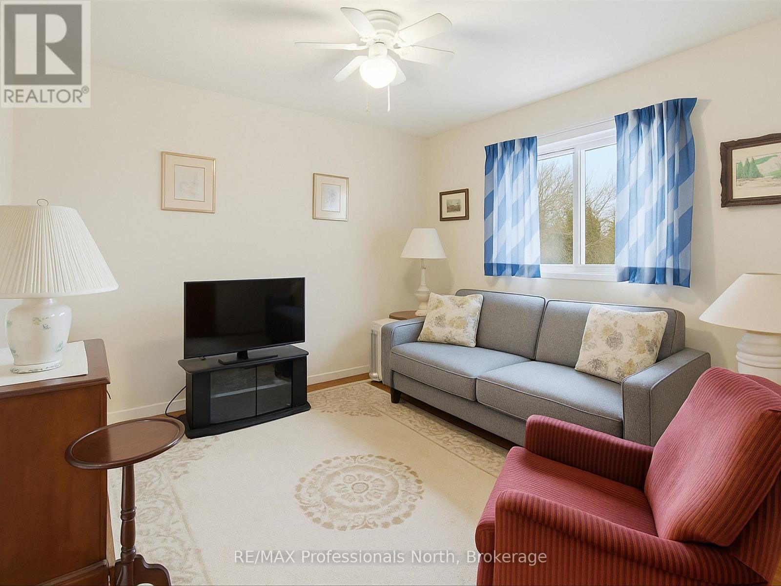 8 Pleasant Avenue, Huntsville, Ontario P1H 1E9 - Photo 17 - X12518904