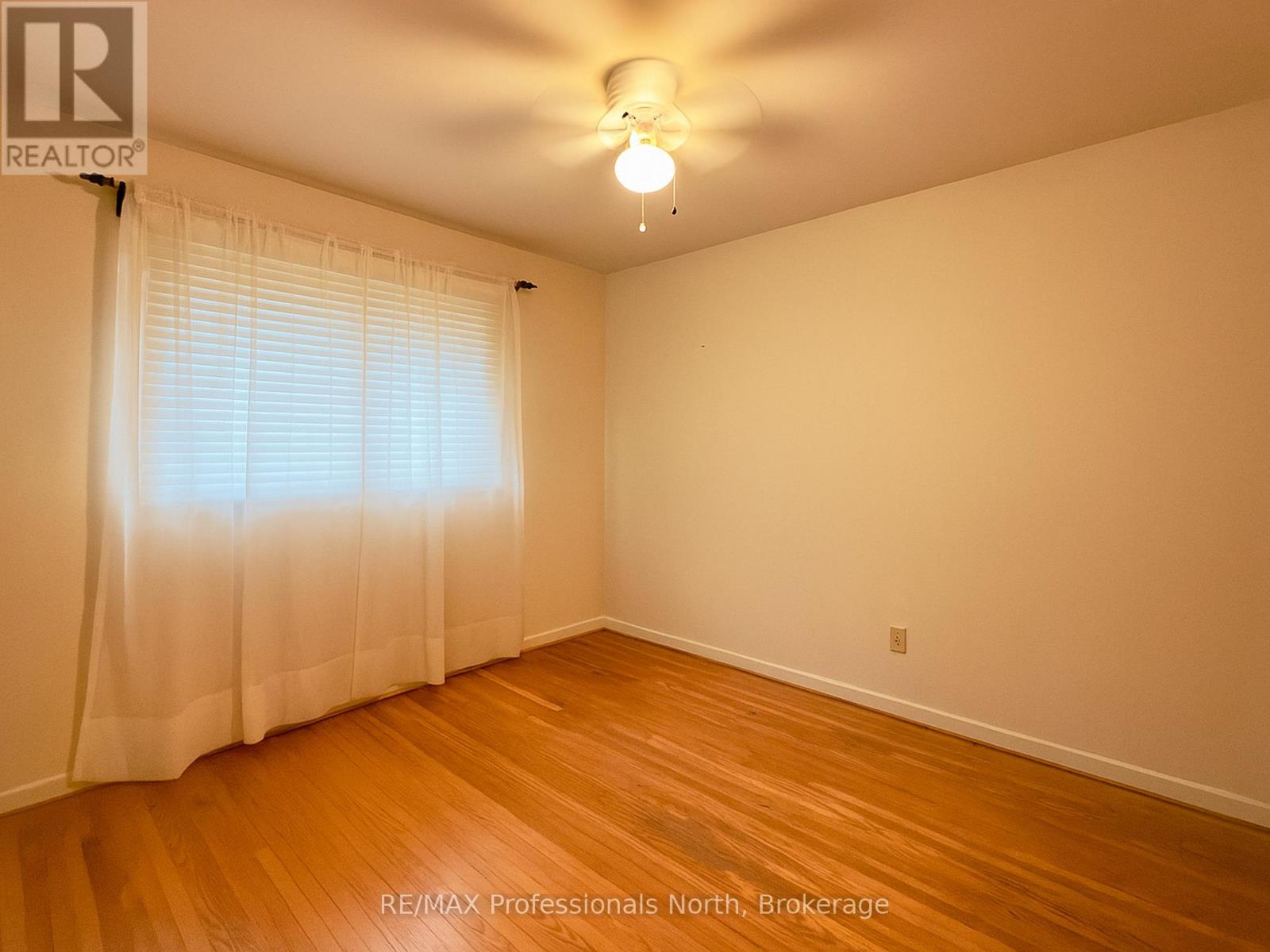 8 Pleasant Avenue, Huntsville, Ontario P1H 1E9 - Photo 18 - X12518904