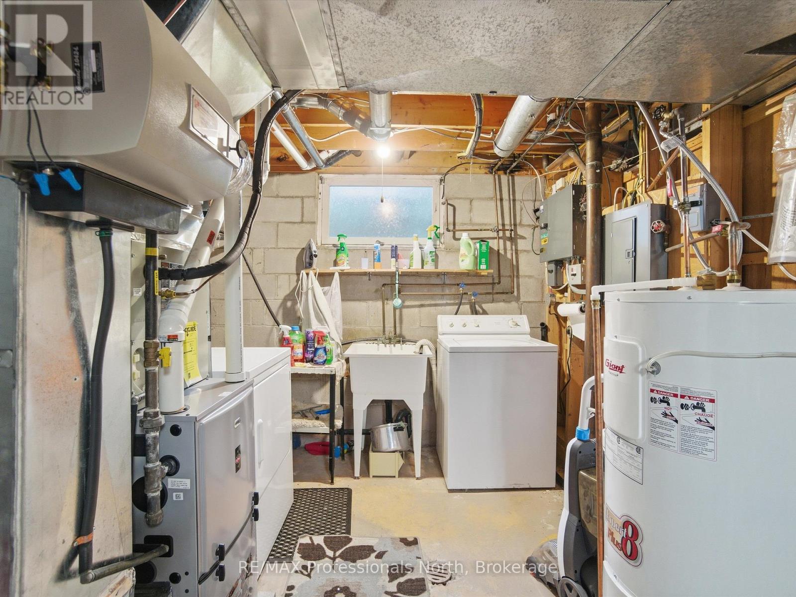 8 Pleasant Avenue, Huntsville, Ontario P1H 1E9 - Photo 23 - X12518904