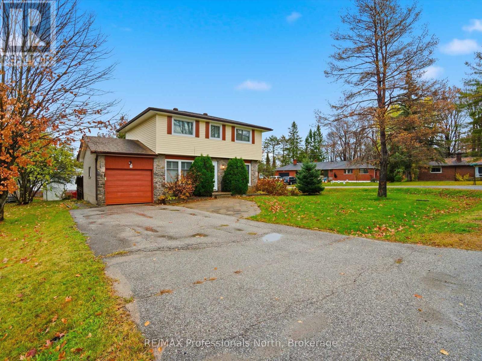 8 Pleasant Avenue, Huntsville, Ontario P1H 1E9 - Photo 24 - X12518904