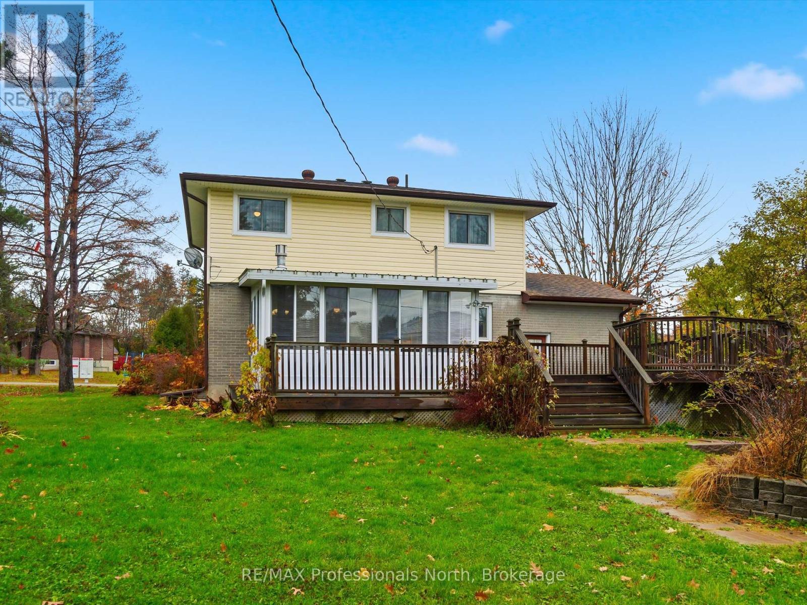 8 Pleasant Avenue, Huntsville, Ontario P1H 1E9 - Photo 28 - X12518904