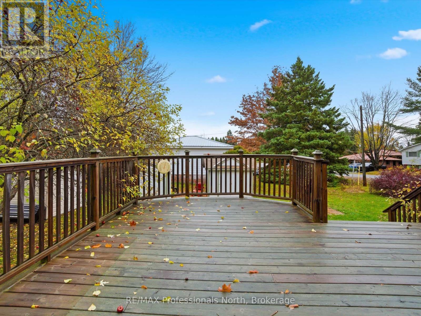 8 Pleasant Avenue, Huntsville, Ontario P1H 1E9 - Photo 29 - X12518904