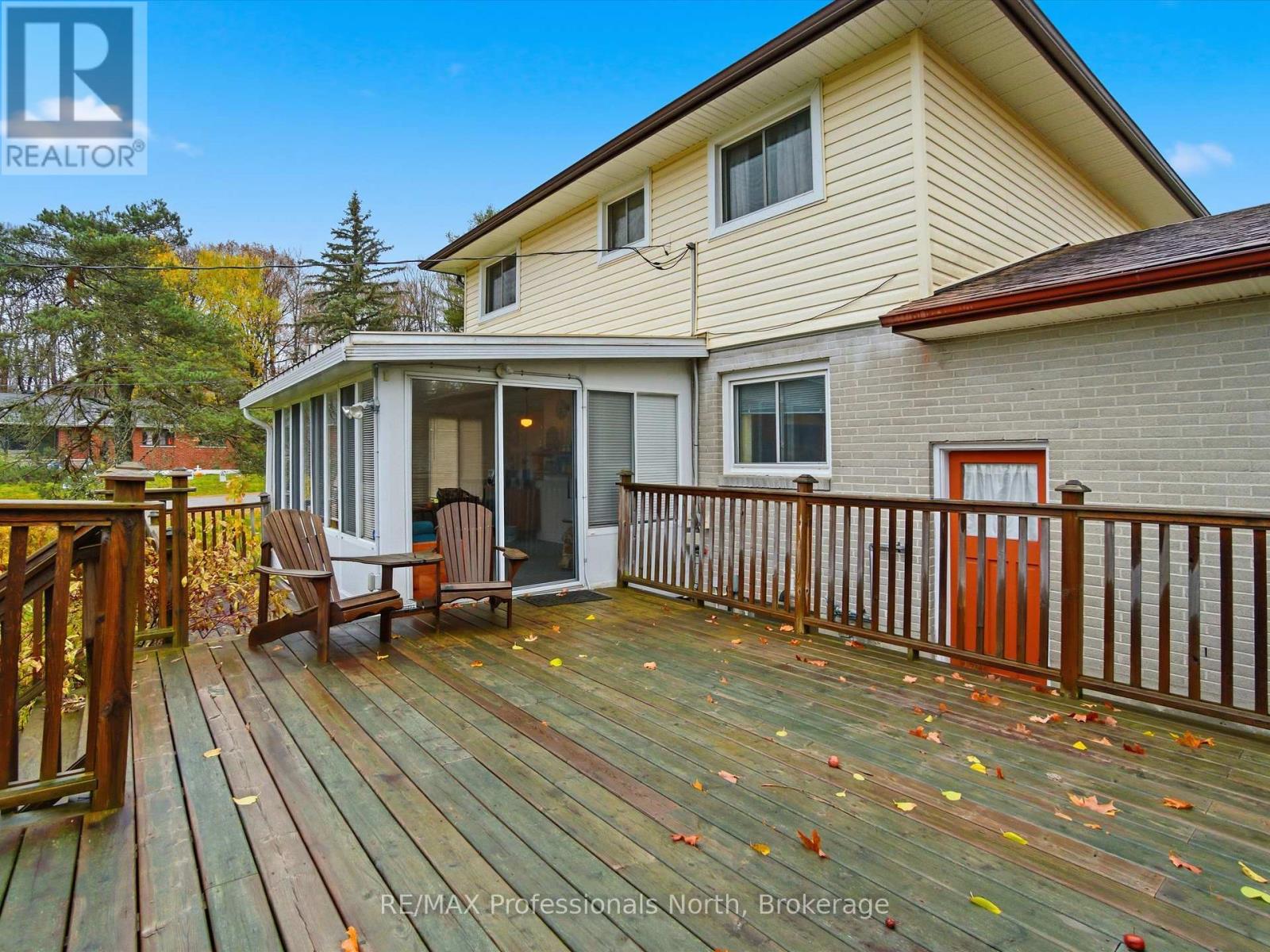 8 Pleasant Avenue, Huntsville, Ontario P1H 1E9 - Photo 30 - X12518904