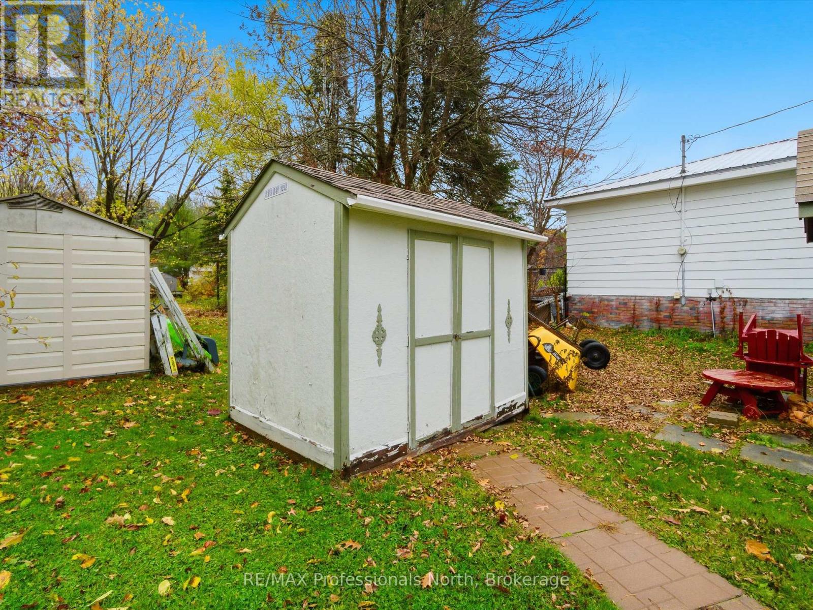 8 Pleasant Avenue, Huntsville, Ontario P1H 1E9 - Photo 32 - X12518904