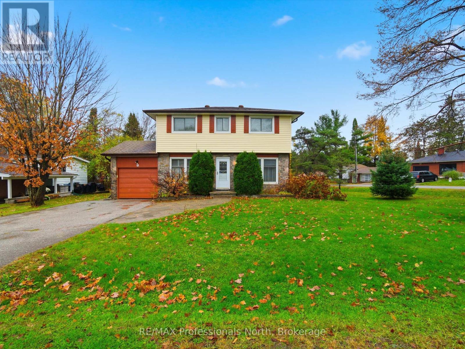 8 Pleasant Avenue, Huntsville, Ontario P1H 1E9 - Photo 34 - X12518904