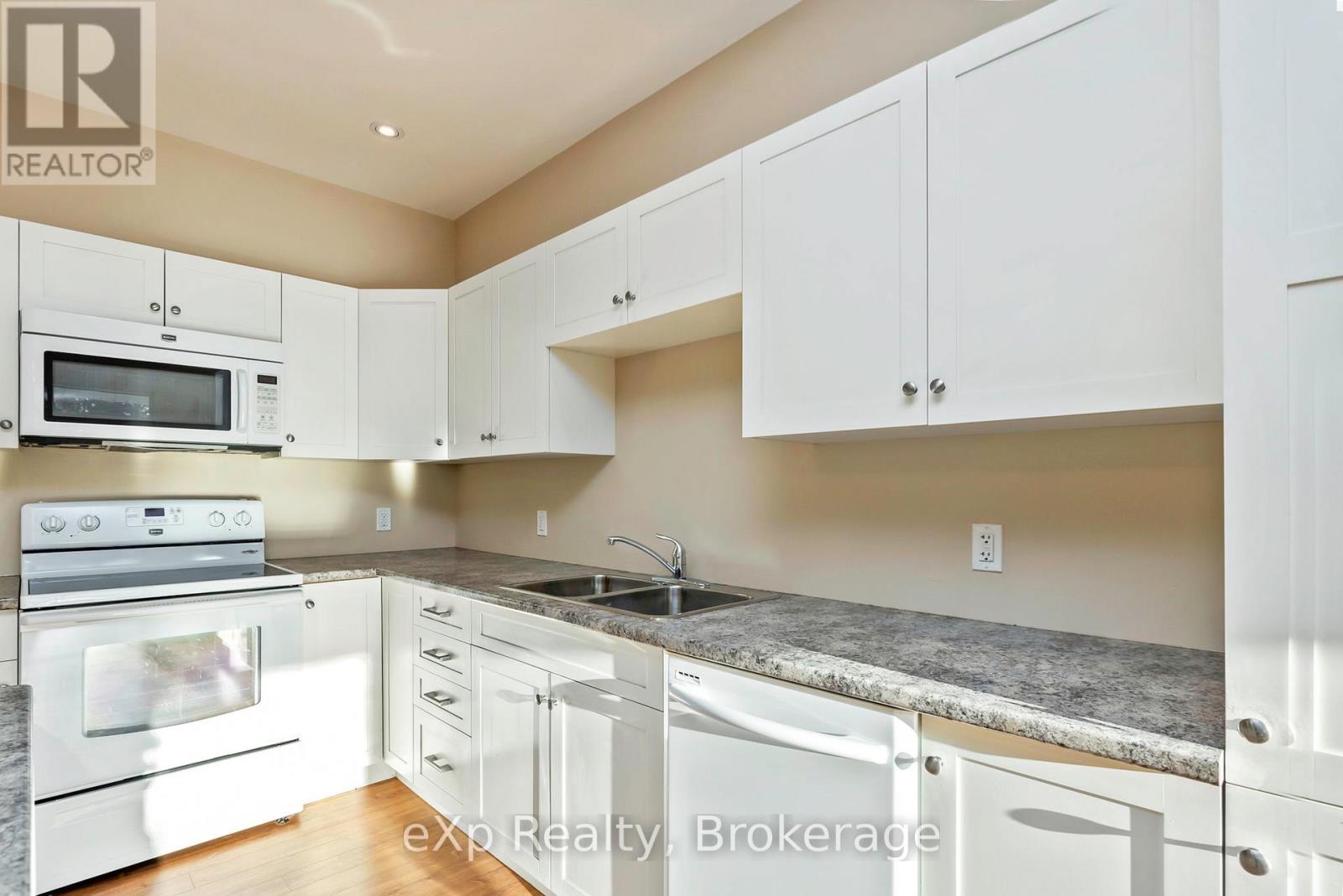 308 - 20 Silver Birch Court, Parry Sound, Ontario P2A 0A7 - Photo 11 - X12518948