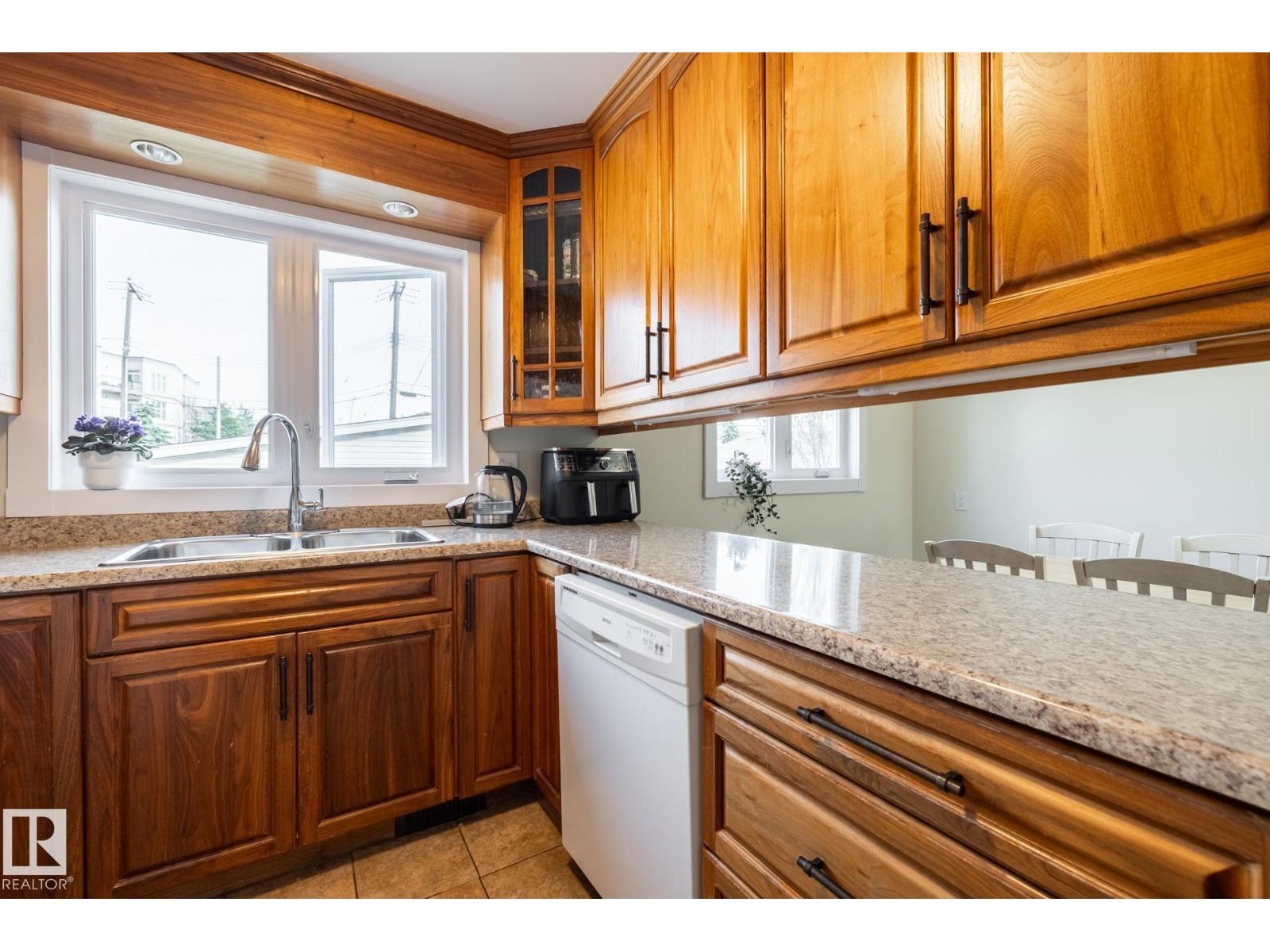 4737 105 St Nw, Edmonton, Alberta  T6H 2M3 - Photo 18 - E4464965