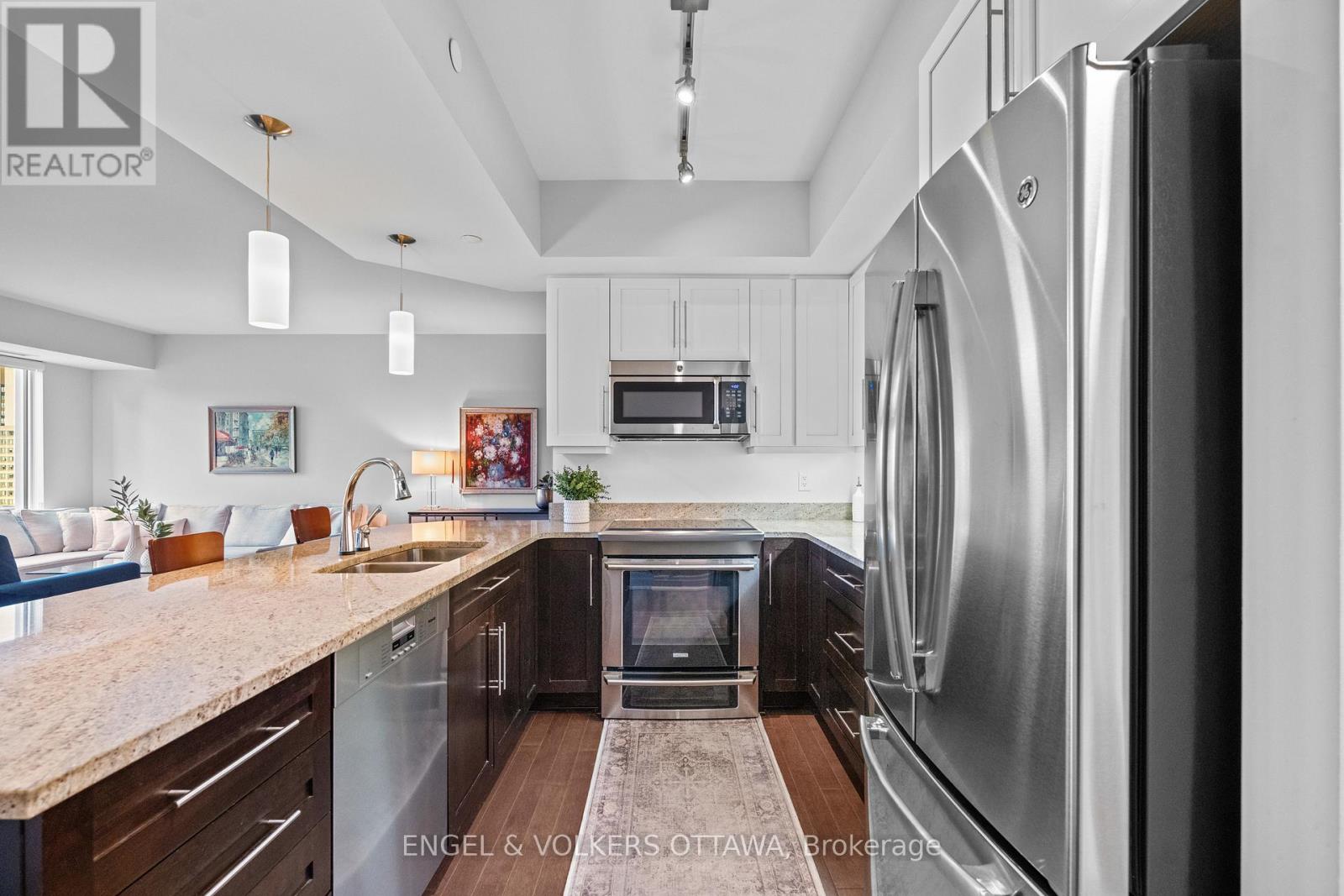 1002 - 108 Lisgar Street, Ottawa, Ontario K2P 1E1 - Photo 10 - X12518970