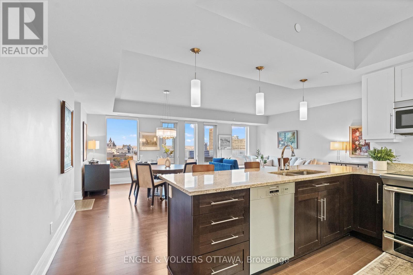 1002 - 108 Lisgar Street, Ottawa, Ontario K2P 1E1 - Photo 5 - X12518970