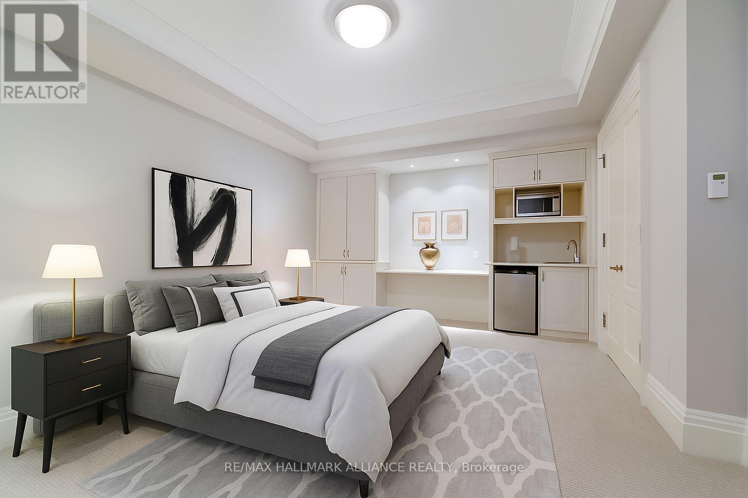 138 Dianne Avenue, Oakville, Ontario  L6J 4G9 - Photo 39 - W12465919