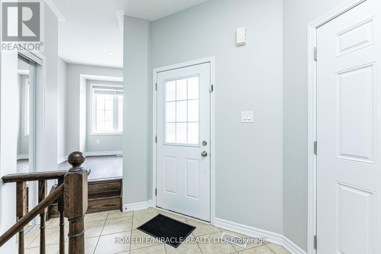 1633 Clitherow Street, Milton, Ontario  L9E 0A2 - Photo 6 - W12518508