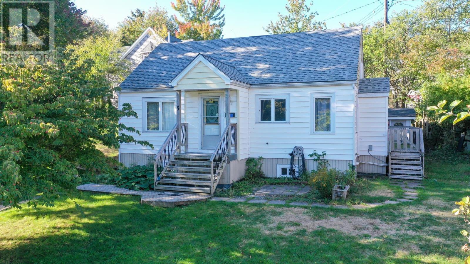 5 Bonaventure Drive, Halifax, Nova Scotia