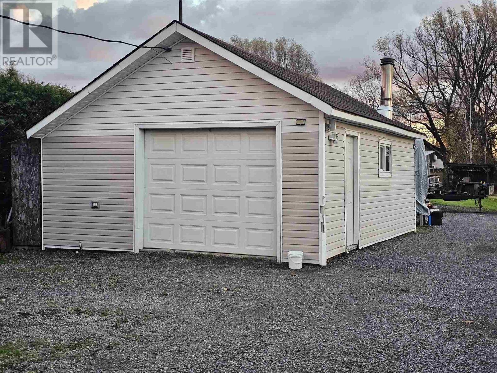 157 Churchill Ave, Sault Ste. Marie, Ontario  P6C 2P9 - Photo 2 - SM253172