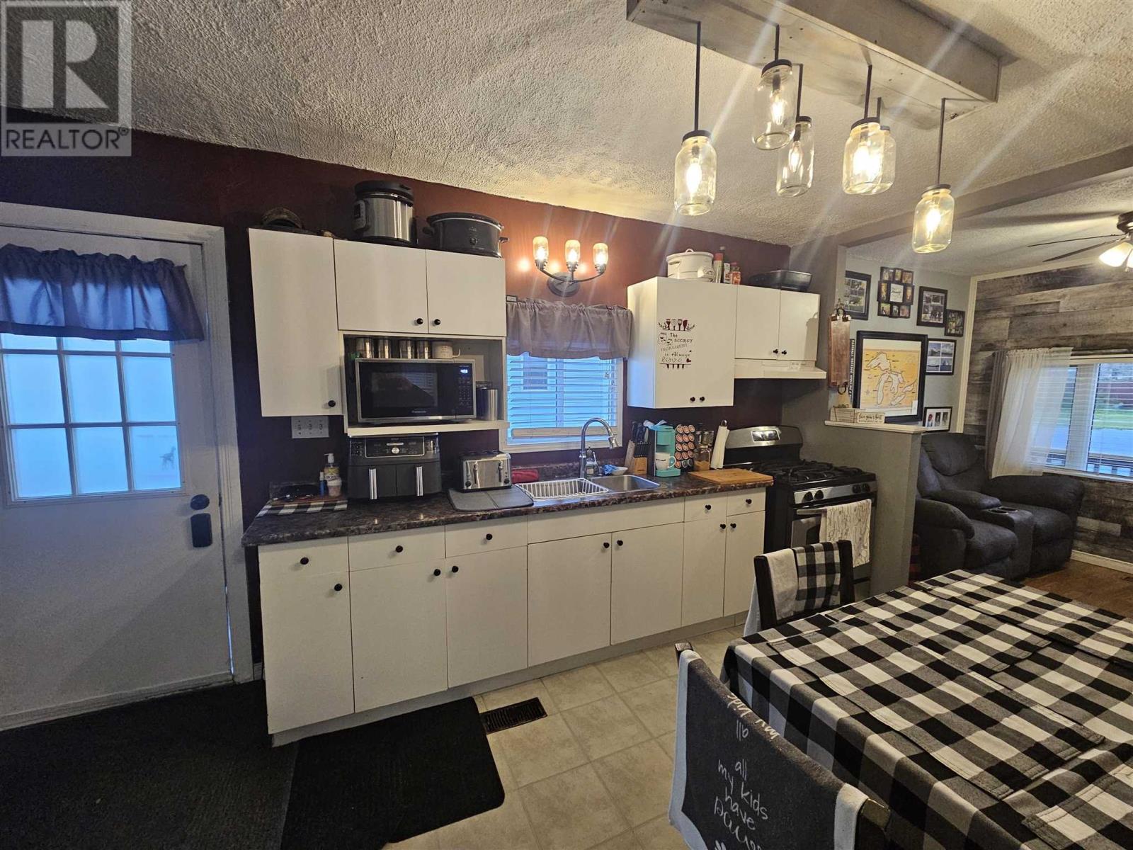 157 Churchill Ave, Sault Ste. Marie, Ontario  P6C 2P9 - Photo 3 - SM253172