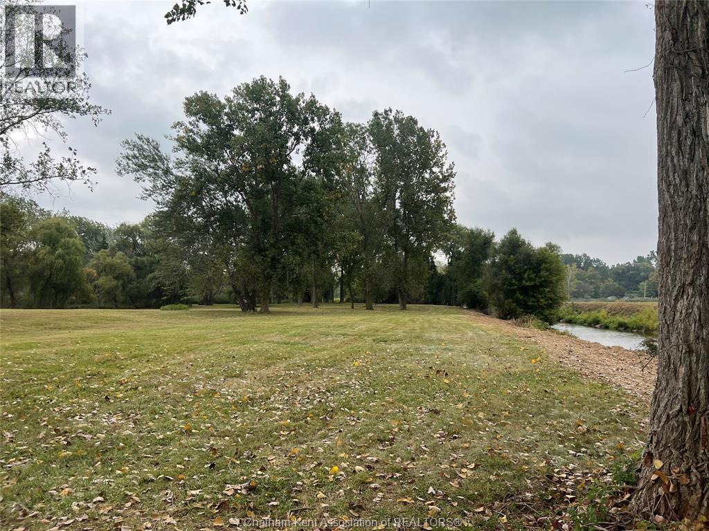 5732 Bluewater Line, Wallaceburg, Ontario N8A 4K9 - Photo 6 - 25024335