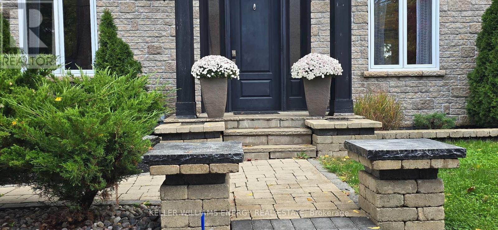 201 Centre Street N, Whitby, Ontario  L1N 4S9 - Photo 3 - E12473111