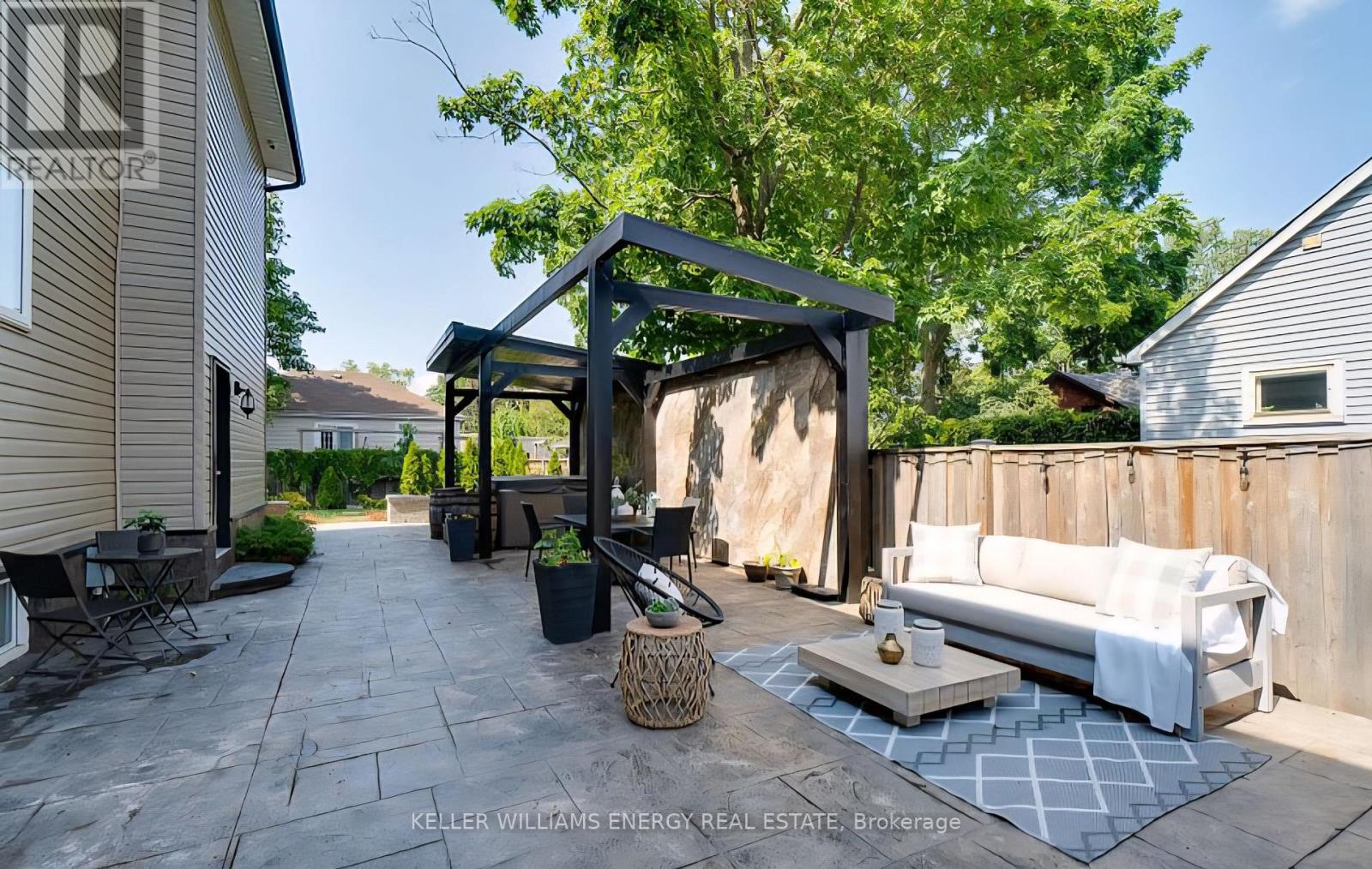 201 Centre Street N, Whitby, Ontario  L1N 4S9 - Photo 41 - E12473111