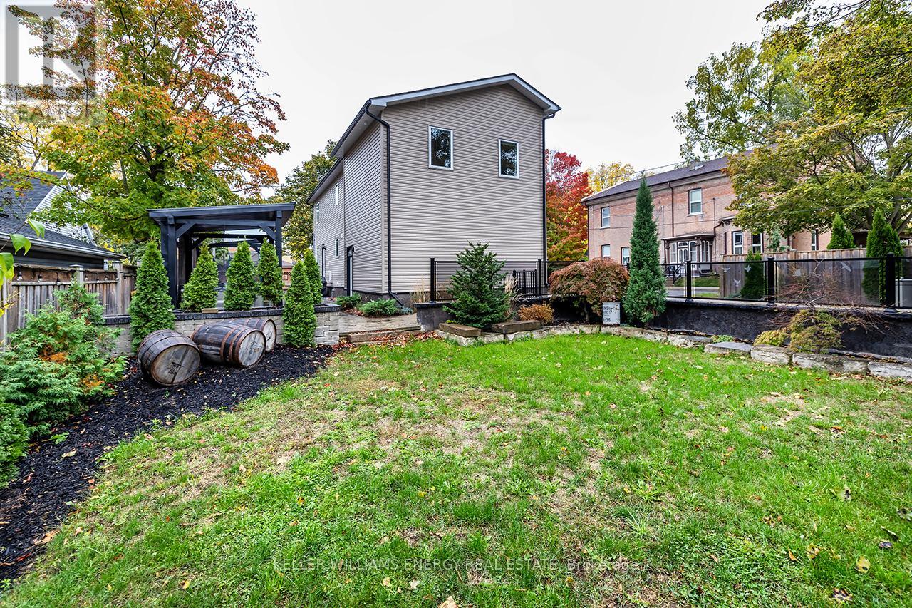 201 Centre Street N, Whitby, Ontario  L1N 4S9 - Photo 45 - E12473111