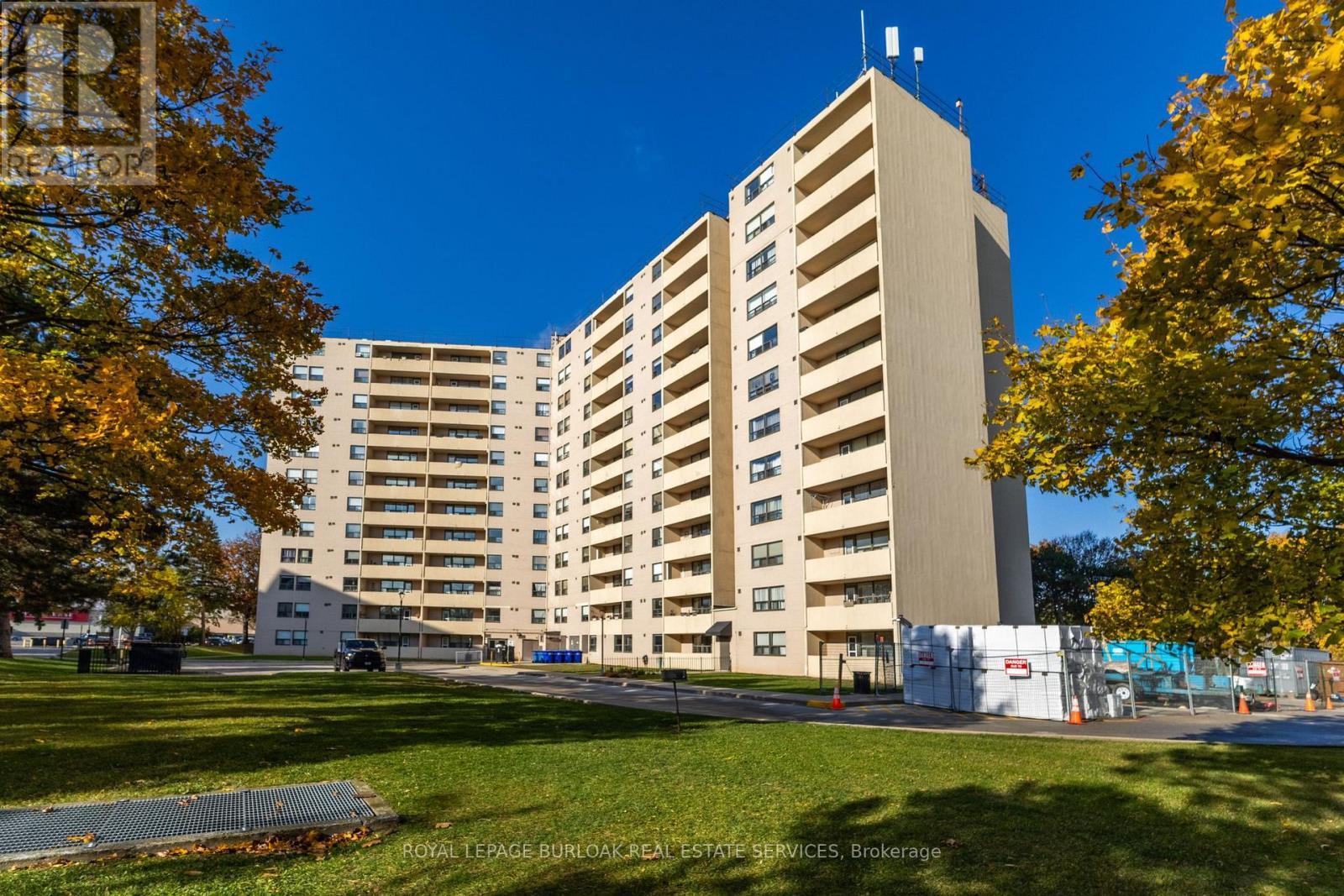 616 - 700 Dynes Road, Burlington, Ontario L7N 3M2 - Photo 2 - W12518692