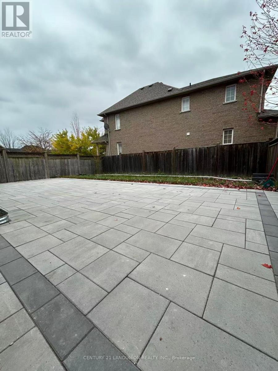 2238 Gladacres Lane, Oakville, Ontario L6M 0G3 - Photo 16 - W12518704