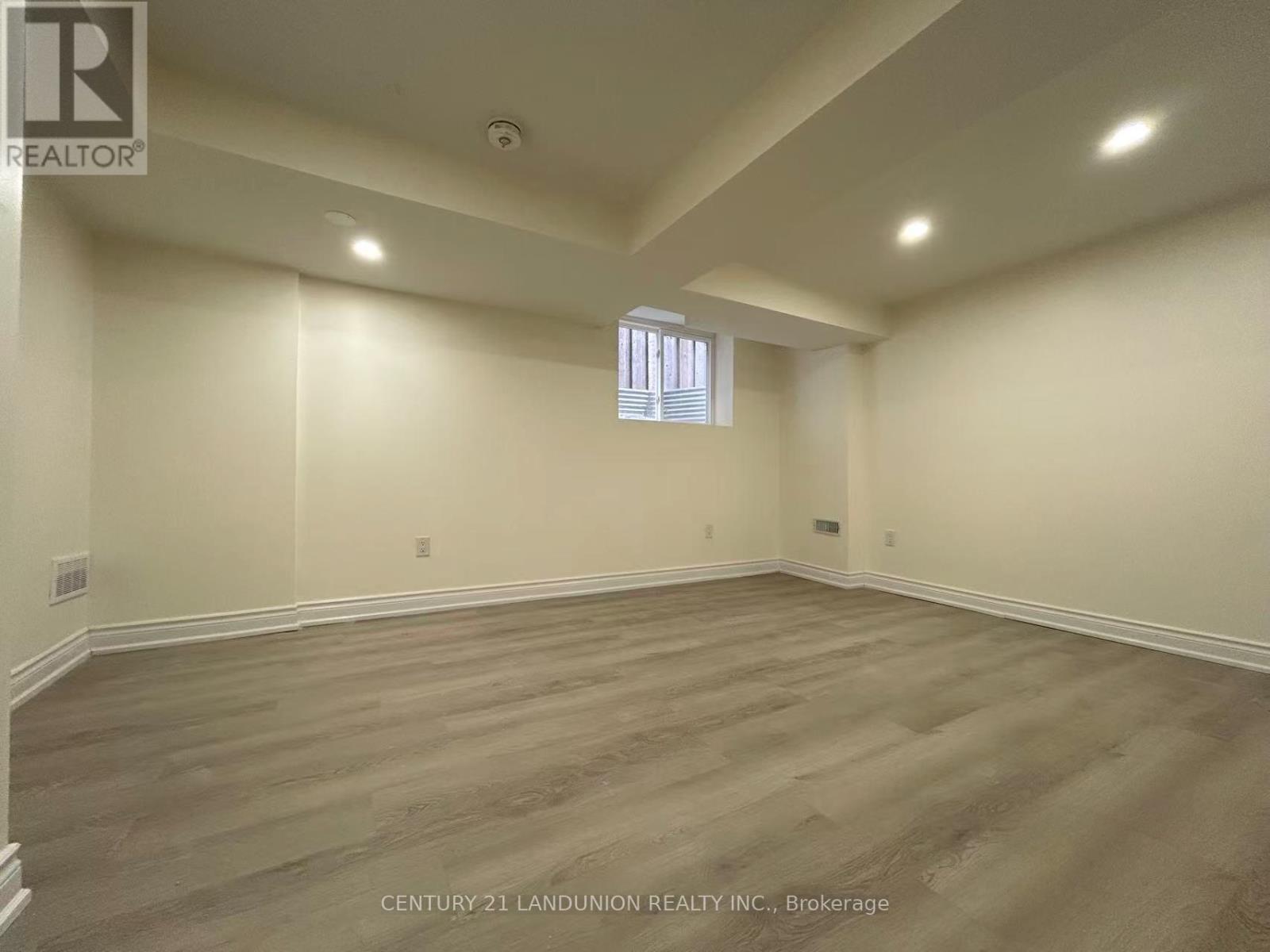 2238 Gladacres Lane, Oakville, Ontario L6M 0G3 - Photo 5 - W12518704